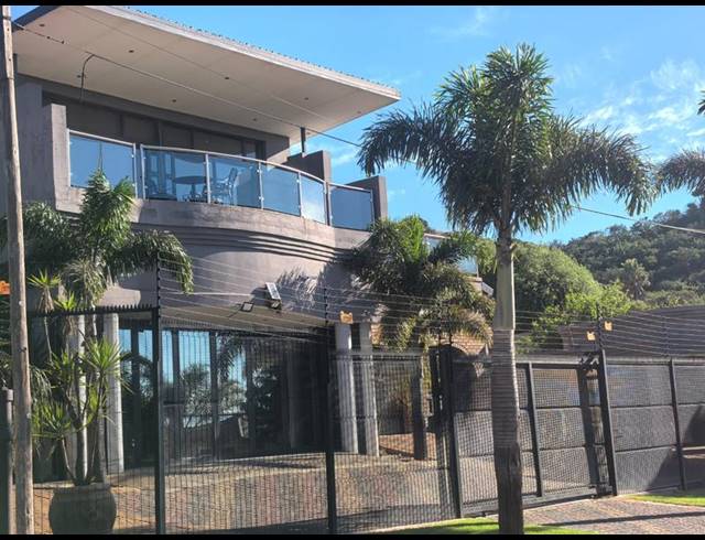 8 BEDROOM HOUSE FOR SALE IN NATURENA